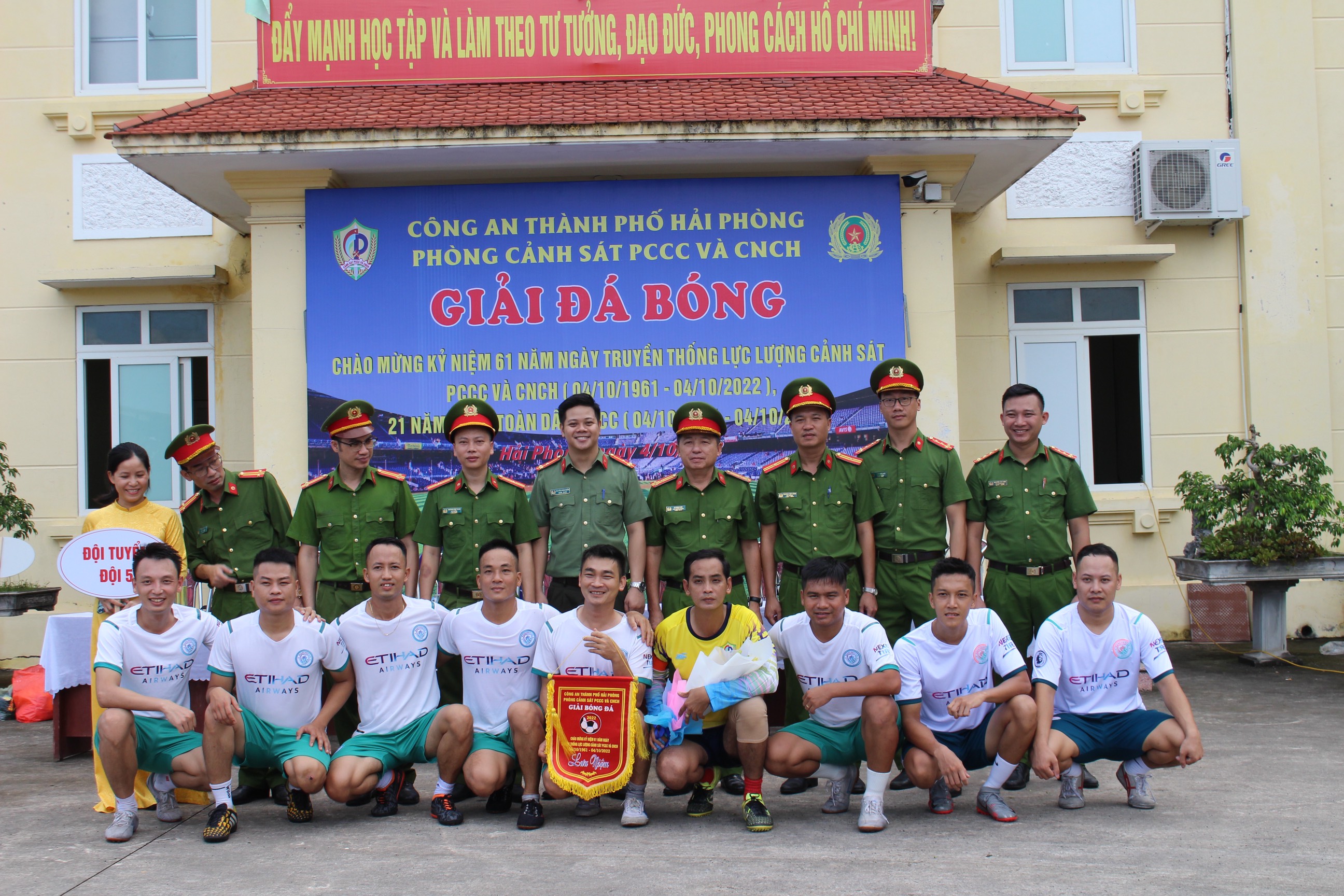 Giải bóng đá mini kỷ niệm 61 năm ngày truyền thống lực lượng Cảnh sát PCCC & CNCH